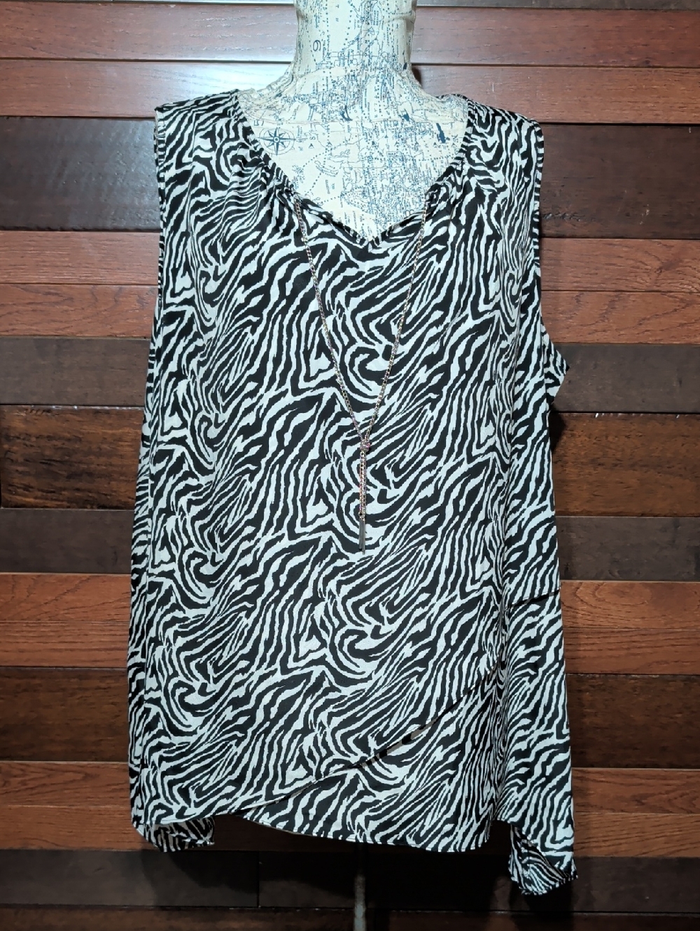 Sami & Jo Sleeveless Zebra Print V-Neck Top - Black & White